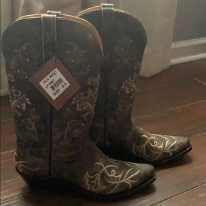 Women cowboy boots